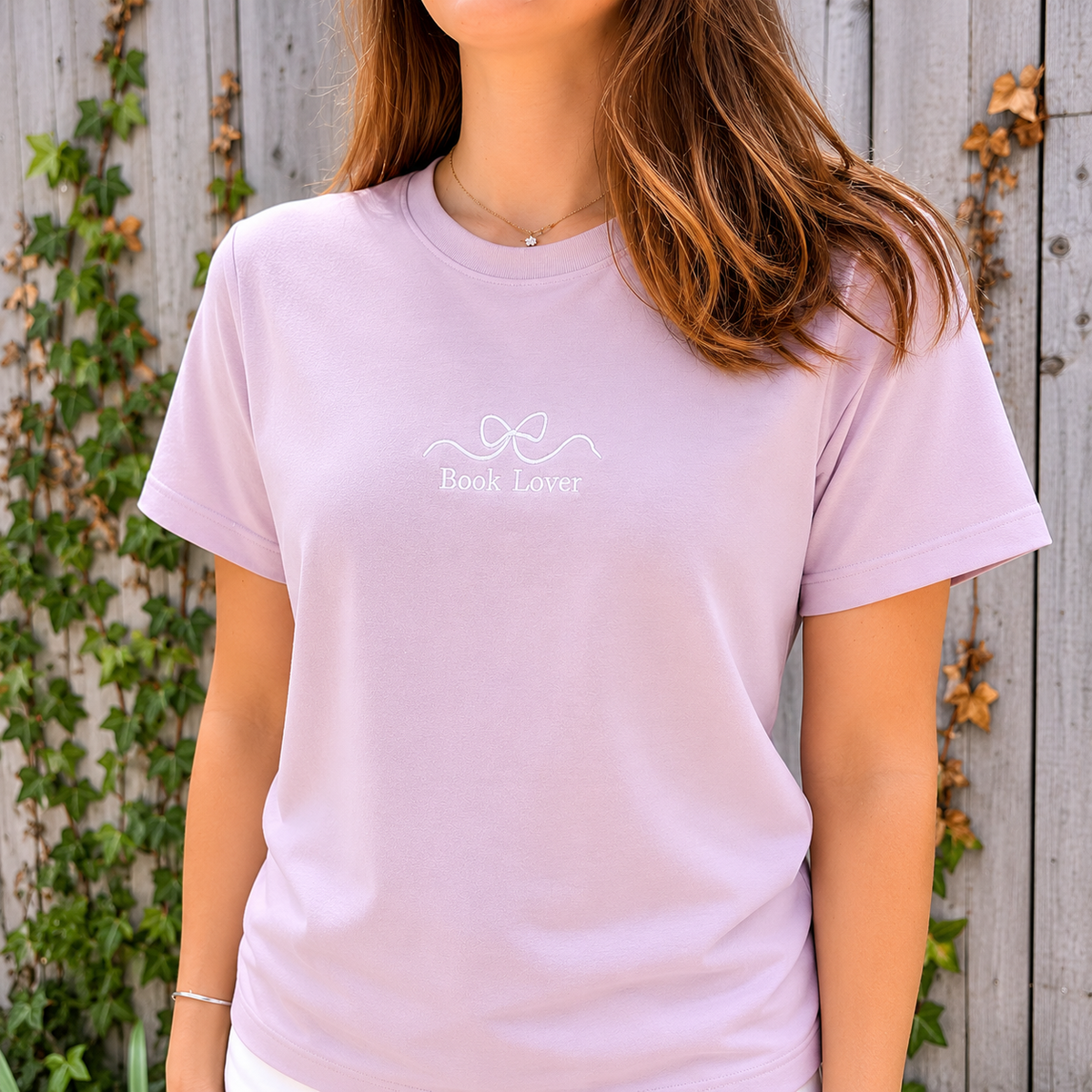 Book Lover T-Shirt - Pale Pink